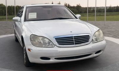 2000 Mercedes-Benz S-Class S500