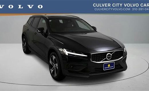 2026 Volvo V60CC Plus