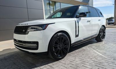 2026 Land Rover Range SE