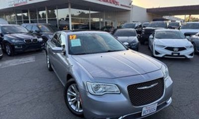 2017 Chrysler 300 300C