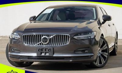 2023 Volvo S90 Ultimate Bright With