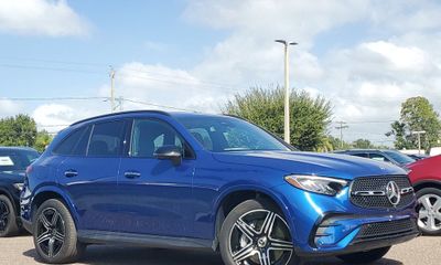 2025 Mercedes-Benz GLC-Class GLC300