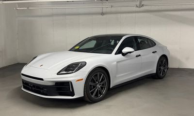 2026 Porsche Panamera 4