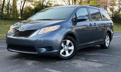 2014 Toyota Sienna LE