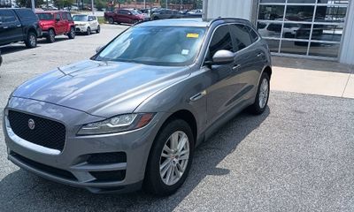 2017 Jaguar F-Pace Prestige