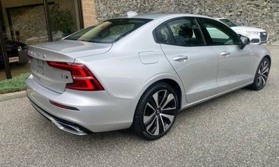 2022 Volvo S60 Inscription Expression XC60