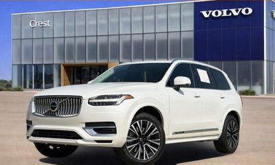 2023 Volvo XC90 Core Bright Theme