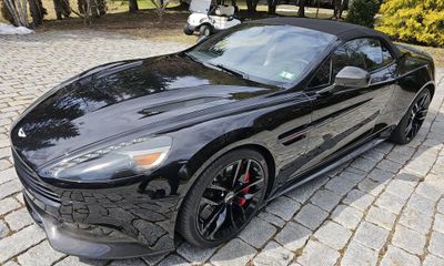 2015 Aston Martin Vanquish Volante