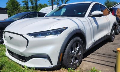 2021 Ford Mustang Mach-E Select