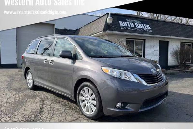 2017 Toyota Sienna — a typically priced live listing