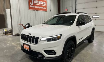 2023 Jeep Cherokee Altitude LUX