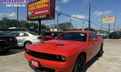 2020 Dodge Challenger SXT