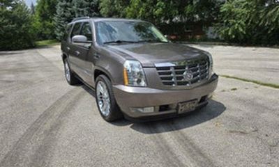 2011 Cadillac Escalade Premium