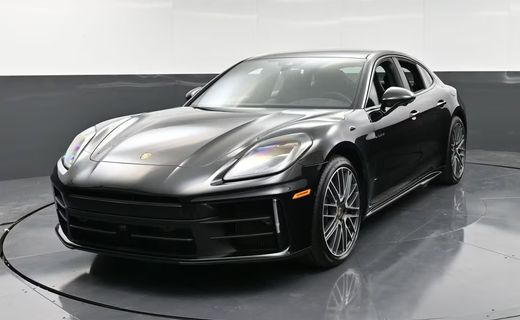 2026 Porsche Panamera 4