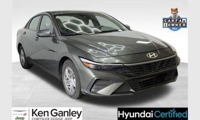 2025 Hyundai Elantra SE