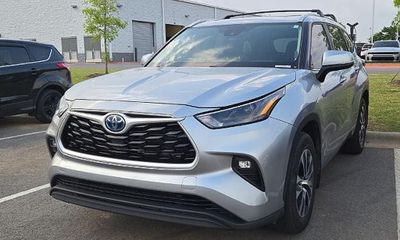 2023 Toyota Highlander LE L Limited