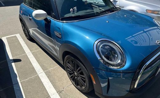 2022 Mini Hardtop Hatchback