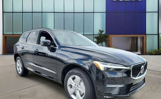 2022 Volvo XC60 Momentum