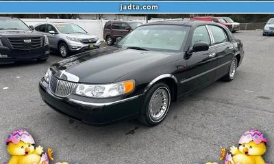 2002 Lincoln Town CAR Cartier
