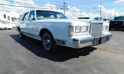 1986 Lincoln Town CAR Signature