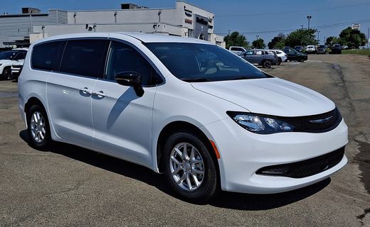 2027 Chrysler Pacifica LX