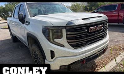 2023 GMC Sierra AT4