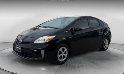 2014 Toyota Prius TWO