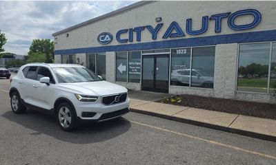 2022 Volvo XC40 Momentum Excl S60
