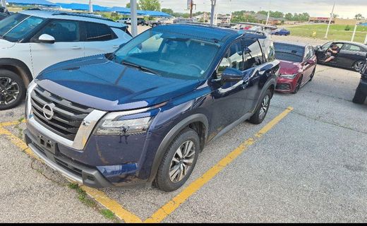 2025 Nissan Pathfinder SL
