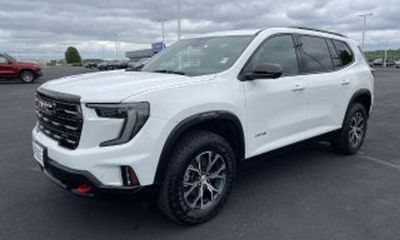 2025 GMC Acadia Denali
