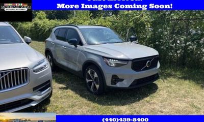 2024 Volvo XC40 Plus Dark