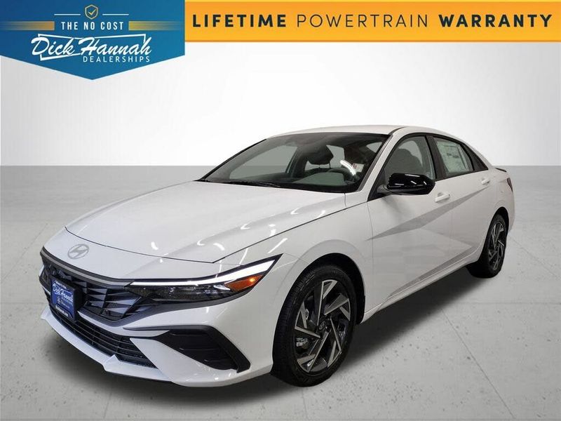 2025 Hyundai Elantra — a typically priced live listing