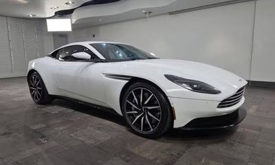 2023 Aston Martin DB11 V8 Coupe