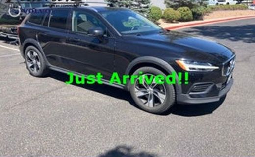 2020 Volvo V60CC Momentum