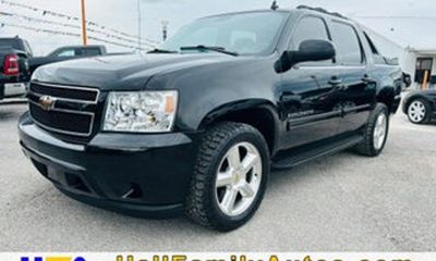 2011 Chevrolet Avalanche LS