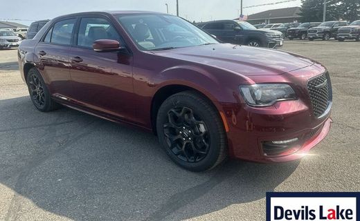2023 Chrysler 300 Touring L
