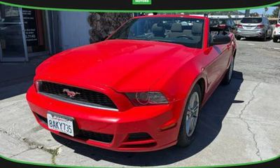 2014 Ford Mustang V6 Convertible