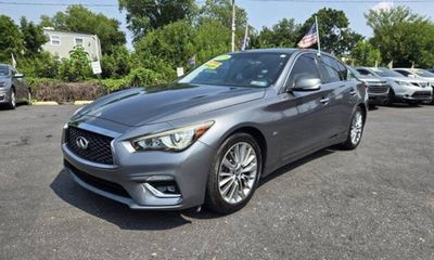 2018 Infiniti Q50 30T Luxe