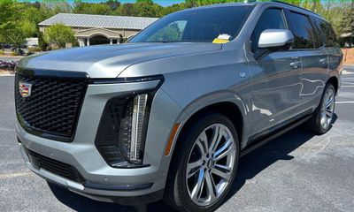 2025 Cadillac Escalade Sport Platinum