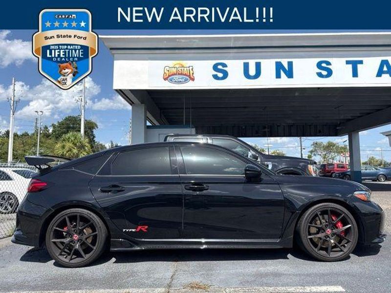 2025 Honda Civic Type R — a typically priced live listing