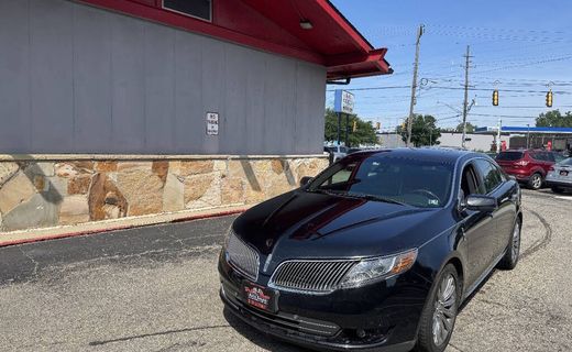 2014 Lincoln MKS Base