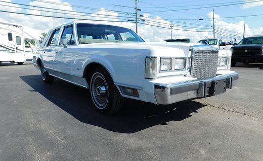 1986 Lincoln Town CAR Signature