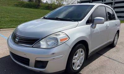 2010 Nissan Versa 18 S