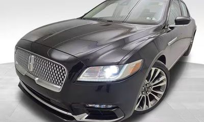2017 Lincoln Continental Select