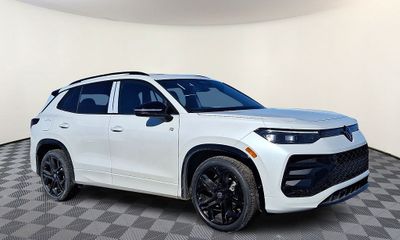 2026 Volkswagen Tiguan SE R Line