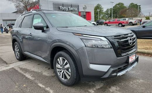 2025 Nissan Pathfinder SL