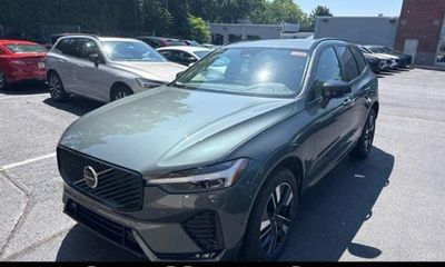2026 Volvo XC60 Plus Dark