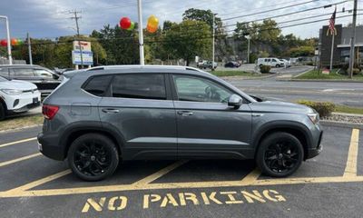 2023 Volkswagen Taos 4Motion SE W