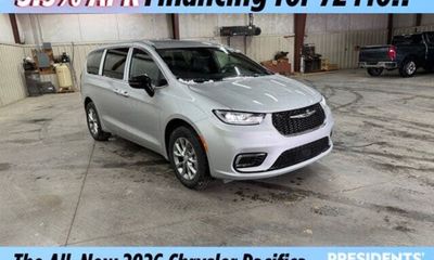 2026 Chrysler Pacifica Select