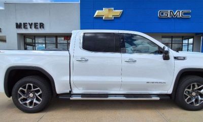 2026 GMC Sierra SLT